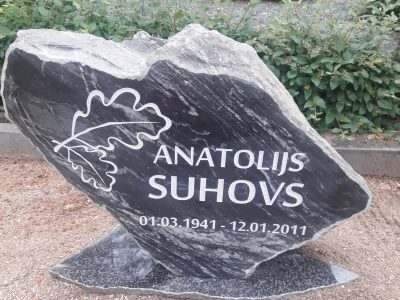 SIA Stone decor kapakmeņu un pieminekļu izveides pakalpojumi Cēsīs