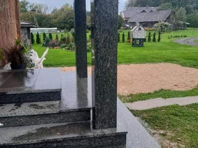Dabīga akmens apdare ārējām trepēm