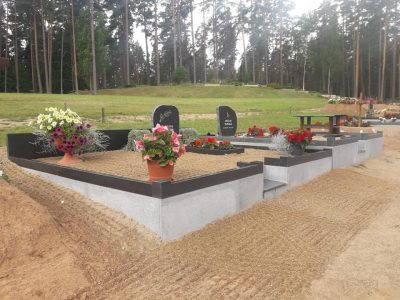 Kapu labiekārtošana iekļaujot ziedus