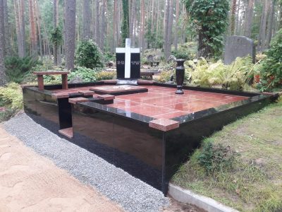Kapu labiekārtošana ar skaistu akmens flīžu segumu