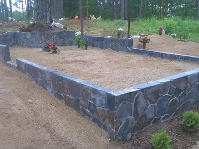 Kvalitatīvas kapu apmales no dabīgā akmens