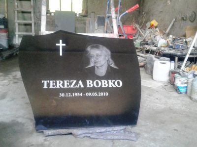 Kapa pieminekļu izveides pakalpojumi Valkā