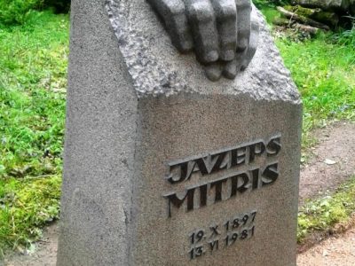 Kapa pieminekļu izveides pakalpojumi Siguldā